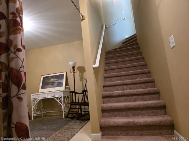 41321 Chestnut Drive, Clinton Charter Township, MI 48038