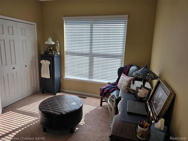 41321 Chestnut Drive, Clinton Charter Township, MI 48038