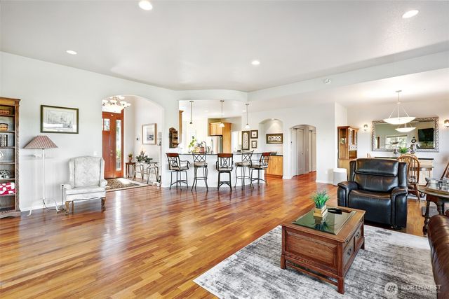 203 Delta Way, Sequim, WA 98382