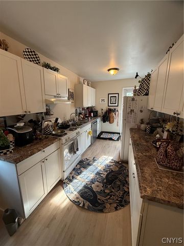 11 Lake Avenue, Auburn, NY 13021