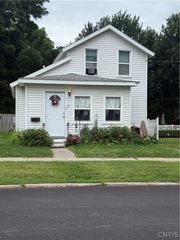 11 Lake Avenue, Auburn, NY 13021
