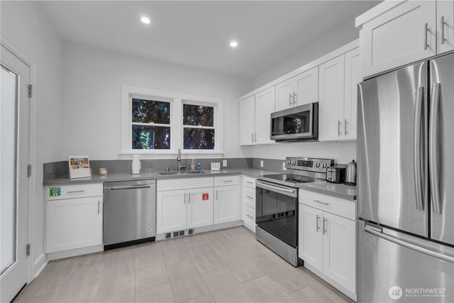 250 NE 50th Street, Seattle, WA 98105