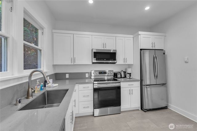 250 NE 50th Street, Seattle, WA 98105