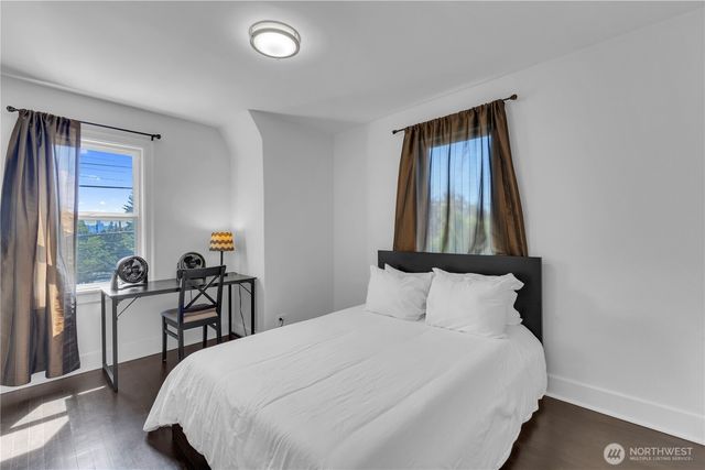 250 NE 50th Street, Seattle, WA 98105