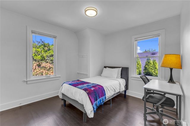 250 NE 50th Street, Seattle, WA 98105
