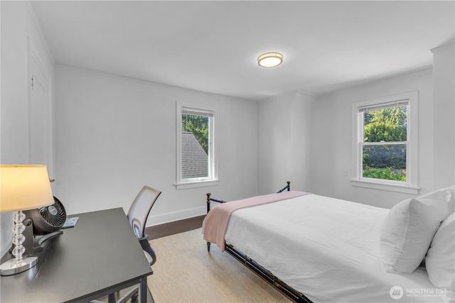 250 NE 50th Street, Seattle, WA 98105
