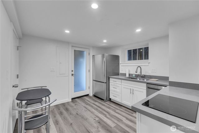 250 NE 50th Street, Seattle, WA 98105