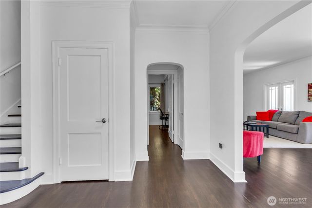 250 NE 50th Street, Seattle, WA 98105
