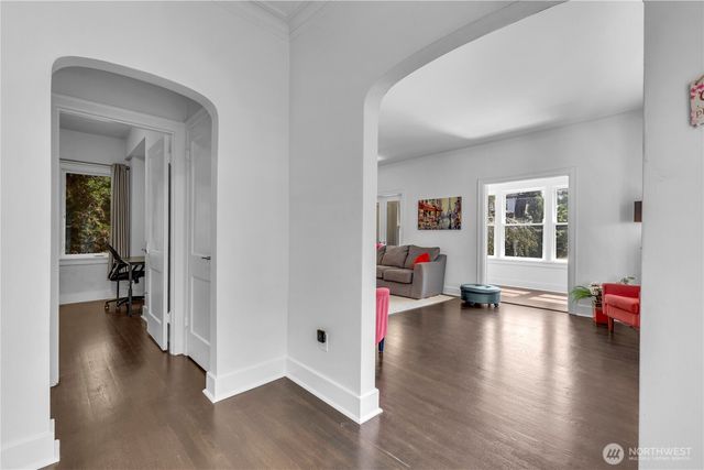 250 NE 50th Street, Seattle, WA 98105