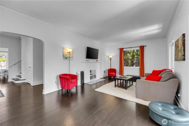250 NE 50th Street, Seattle, WA 98105