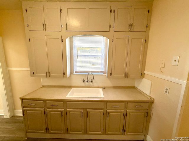 409 Canton, San Antonio, TX 78202