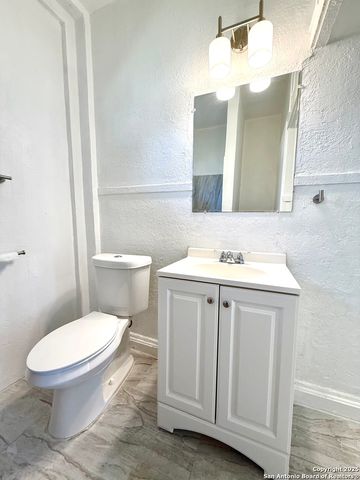 409 Canton, San Antonio, TX 78202