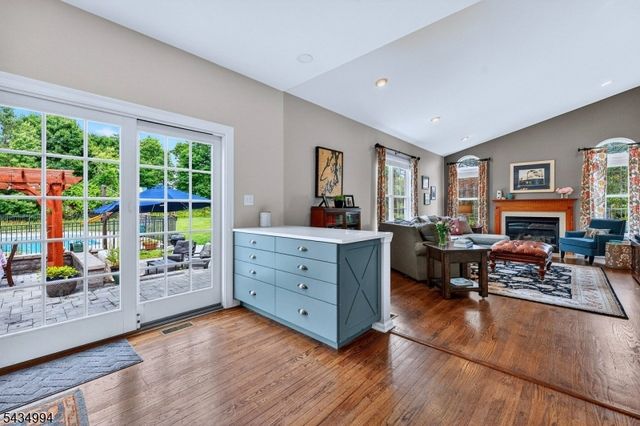6 Big Top Dr, West Amwell Twp., NJ 08530