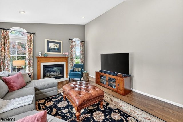 6 Big Top Dr, West Amwell Twp., NJ 08530