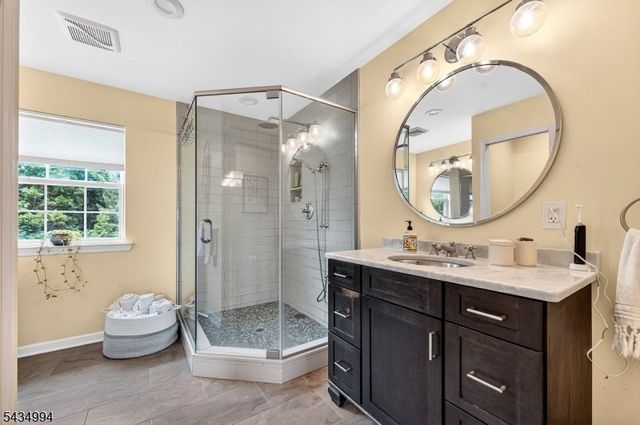 6 Big Top Dr, West Amwell Twp., NJ 08530