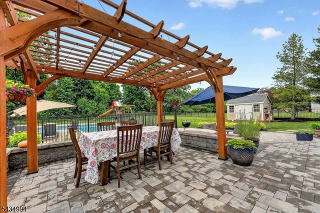 6 Big Top Dr, West Amwell Twp., NJ 08530