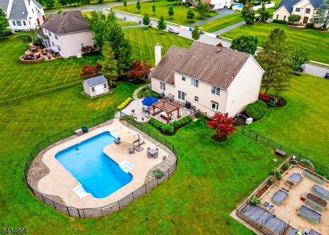 6 Big Top Dr, West Amwell Twp., NJ 08530