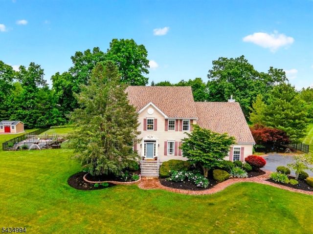 6 Big Top Dr, West Amwell Twp., NJ 08530