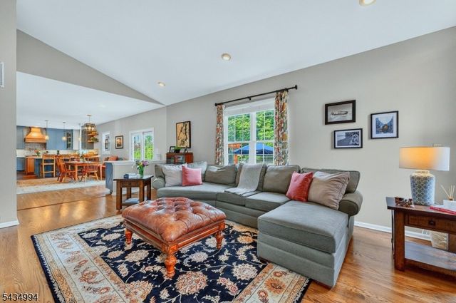 6 Big Top Dr, West Amwell Twp., NJ 08530