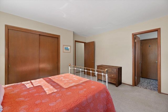 6530 N Alberta COURT, Glendale, WI 53217