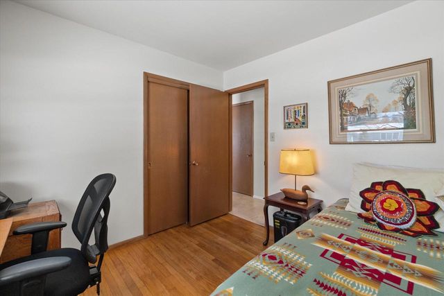 6530 N Alberta COURT, Glendale, WI 53217