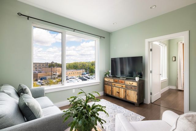 20 Taft Hill Park 5, Boston, MA 02131