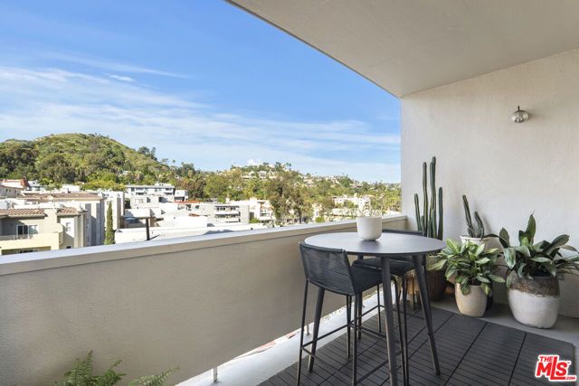 7250 Franklin Avenue 603, Los Angeles, CA 90046