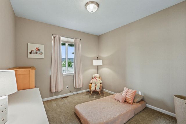 712 E E Belle Ln, Colbert, WA 99005