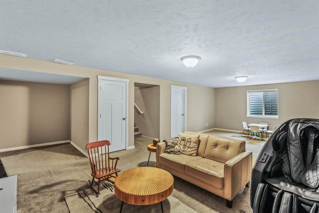 712 E E Belle Ln, Colbert, WA 99005