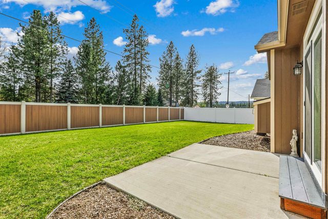 712 E E Belle Ln, Colbert, WA 99005