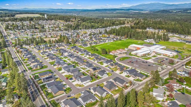 712 E E Belle Ln, Colbert, WA 99005
