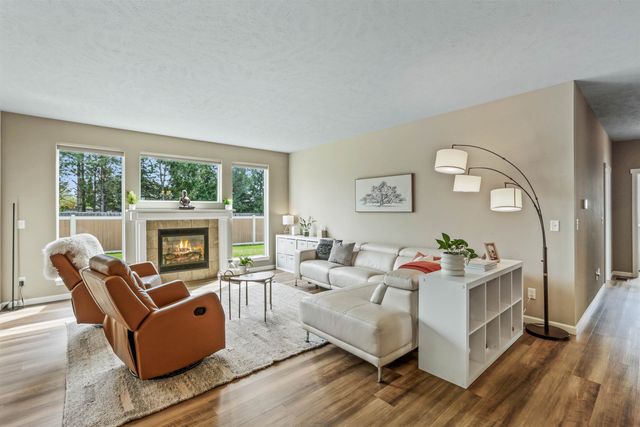 712 E E Belle Ln, Colbert, WA 99005