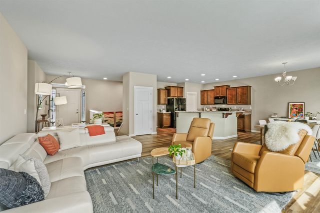 712 E E Belle Ln, Colbert, WA 99005