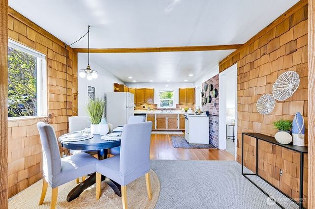 1671 Oak Bay Road, Port Hadlock, WA 98339