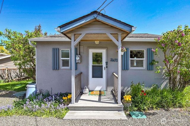 1671 Oak Bay Road, Port Hadlock, WA 98339