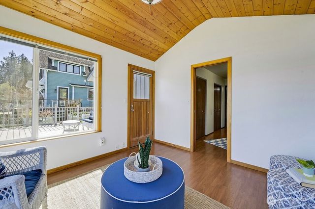 1671 Oak Bay Road, Port Hadlock, WA 98339