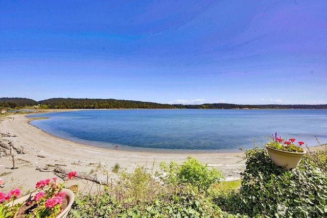 1671 Oak Bay Road, Port Hadlock, WA 98339