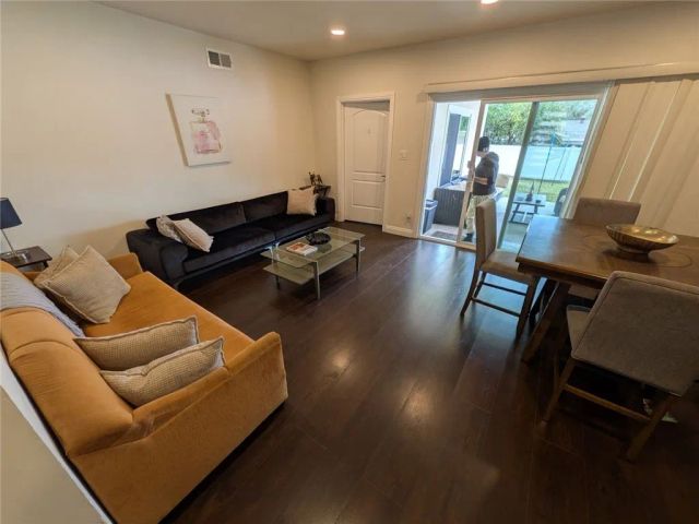4741 Don Pio dr, Woodland Hills, CA 91364