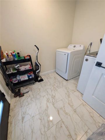 4741 Don Pio dr, Woodland Hills, CA 91364