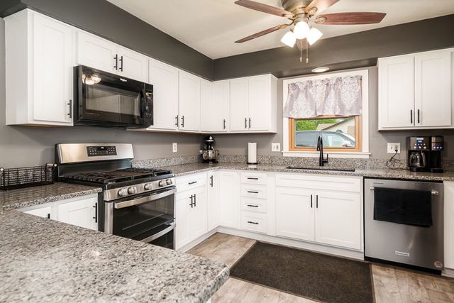 1408 LILAC Lane, Machesney Park, IL 61115