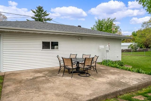 1408 LILAC Lane, Machesney Park, IL 61115