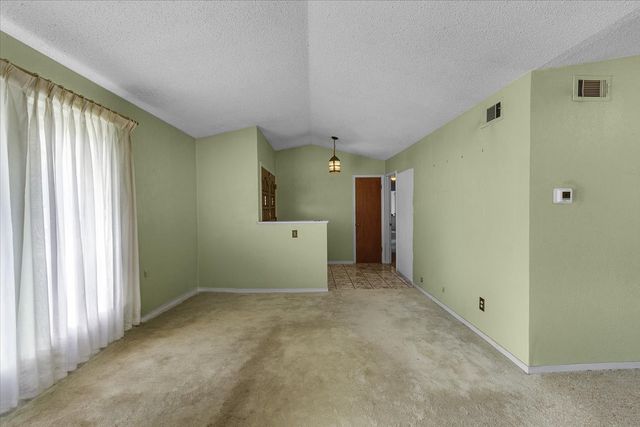 1811 Reynoldston Lane, Dallas, TX 75232