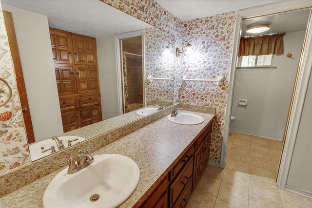 1811 Reynoldston Lane, Dallas, TX 75232