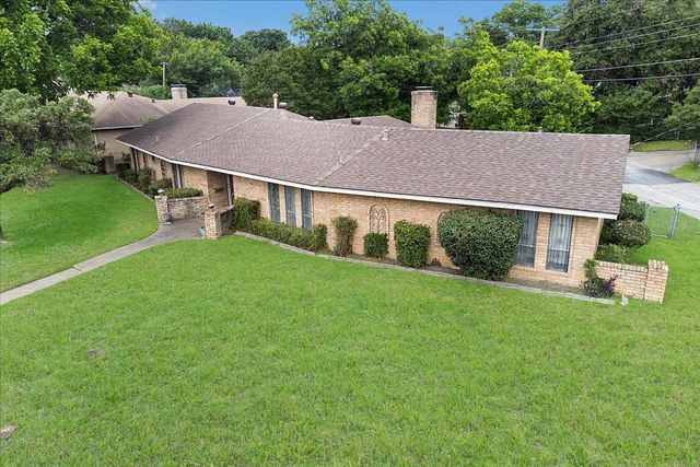 1811 Reynoldston Lane, Dallas, TX 75232