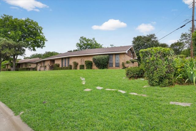 1811 Reynoldston Lane, Dallas, TX 75232