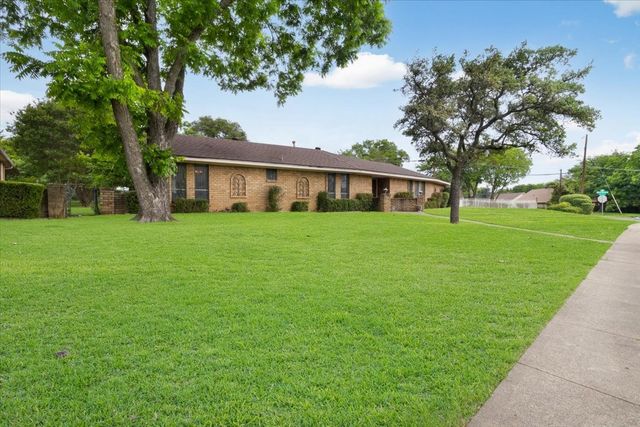1811 Reynoldston Lane, Dallas, TX 75232