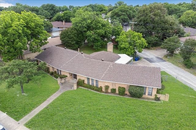 1811 Reynoldston Lane, Dallas, TX 75232