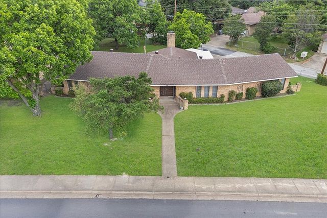 1811 Reynoldston Lane, Dallas, TX 75232