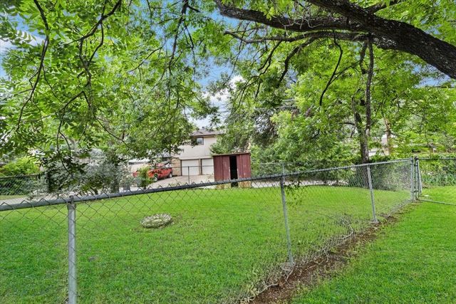 1811 Reynoldston Lane, Dallas, TX 75232