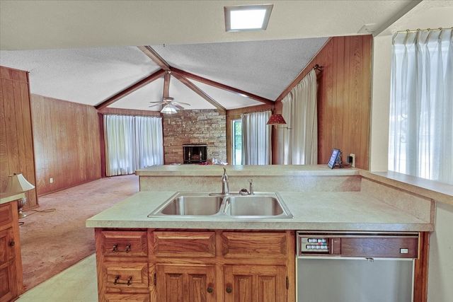 1811 Reynoldston Lane, Dallas, TX 75232